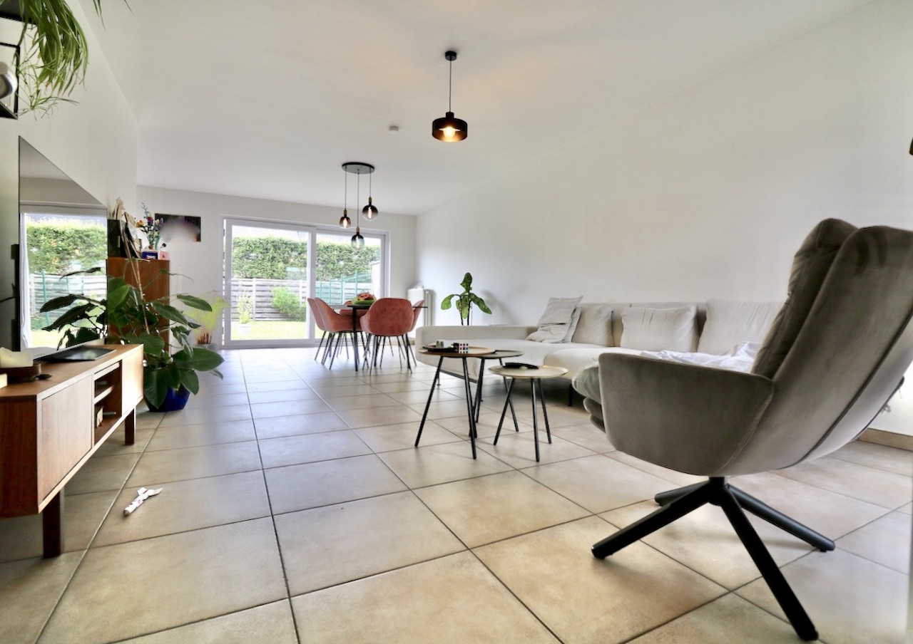 Ruime,instapklare woning met 3 slpk, garage en tuin voor 1.195 EUR/mnd - foto 2