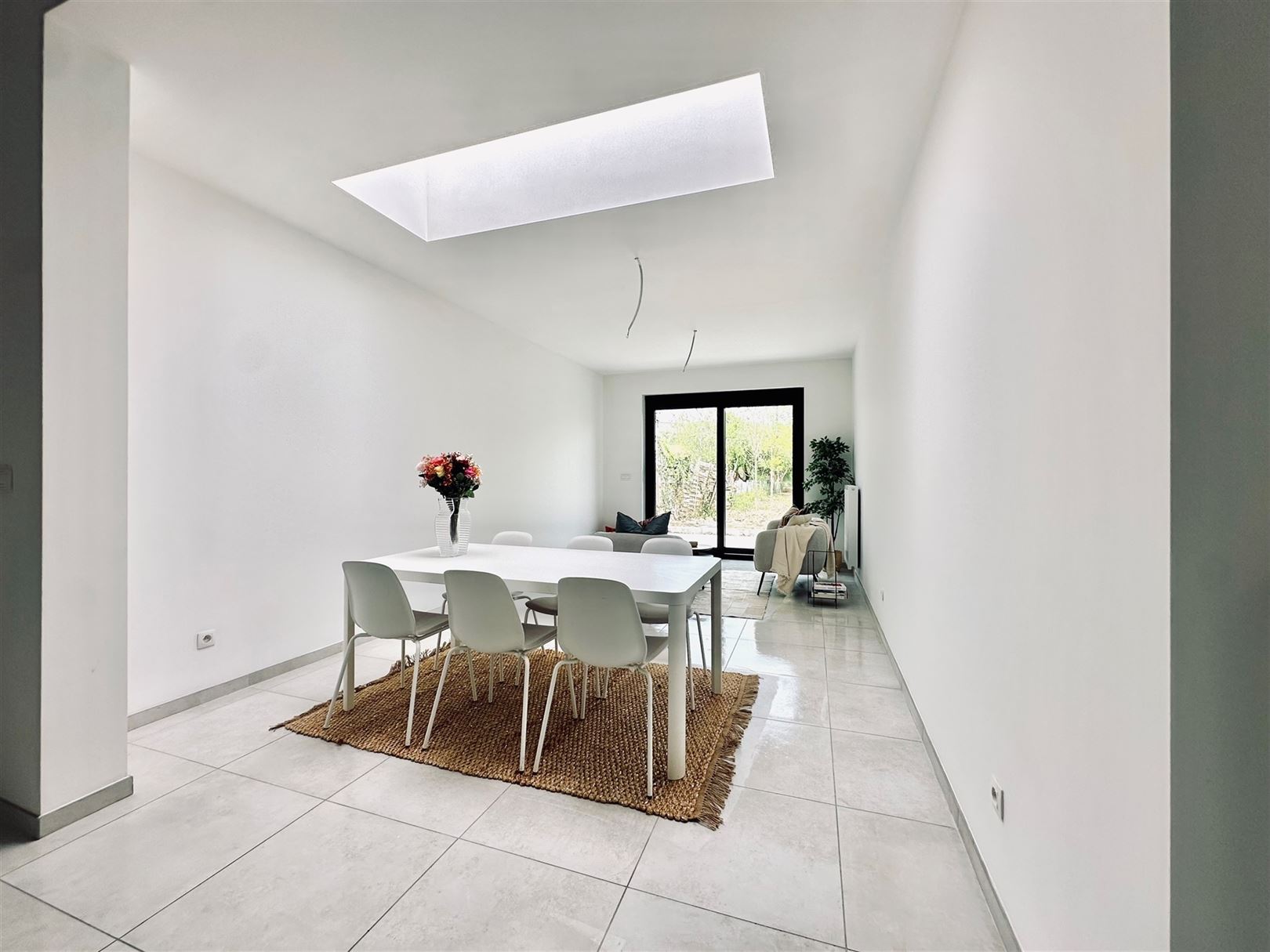 Volledig gerenoveerde woning met tuin - foto 5