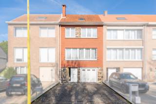 Te koop: gesloten bebouwing in een rustige residentiële wijk van Grimbergen, met zicht op de velden.Deze woning wordt verkocht door Anticancer Fund...