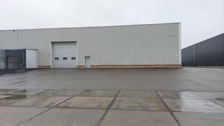 Grote opslaghal van 3.000 m² met grote poort en laaddok, vlakbij de E313 in Geel.De Bell Telephonelaan is parallel gelegen aan de E312 Antwerpen -...