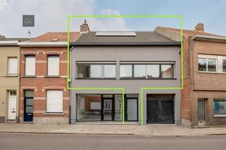 Te koop: stijlvol gerenoveerd en energiezuinig duplexappartement met tuin (3 slpks - 129 m²)Ontdek dit prachtig volledig gerenoveerd...