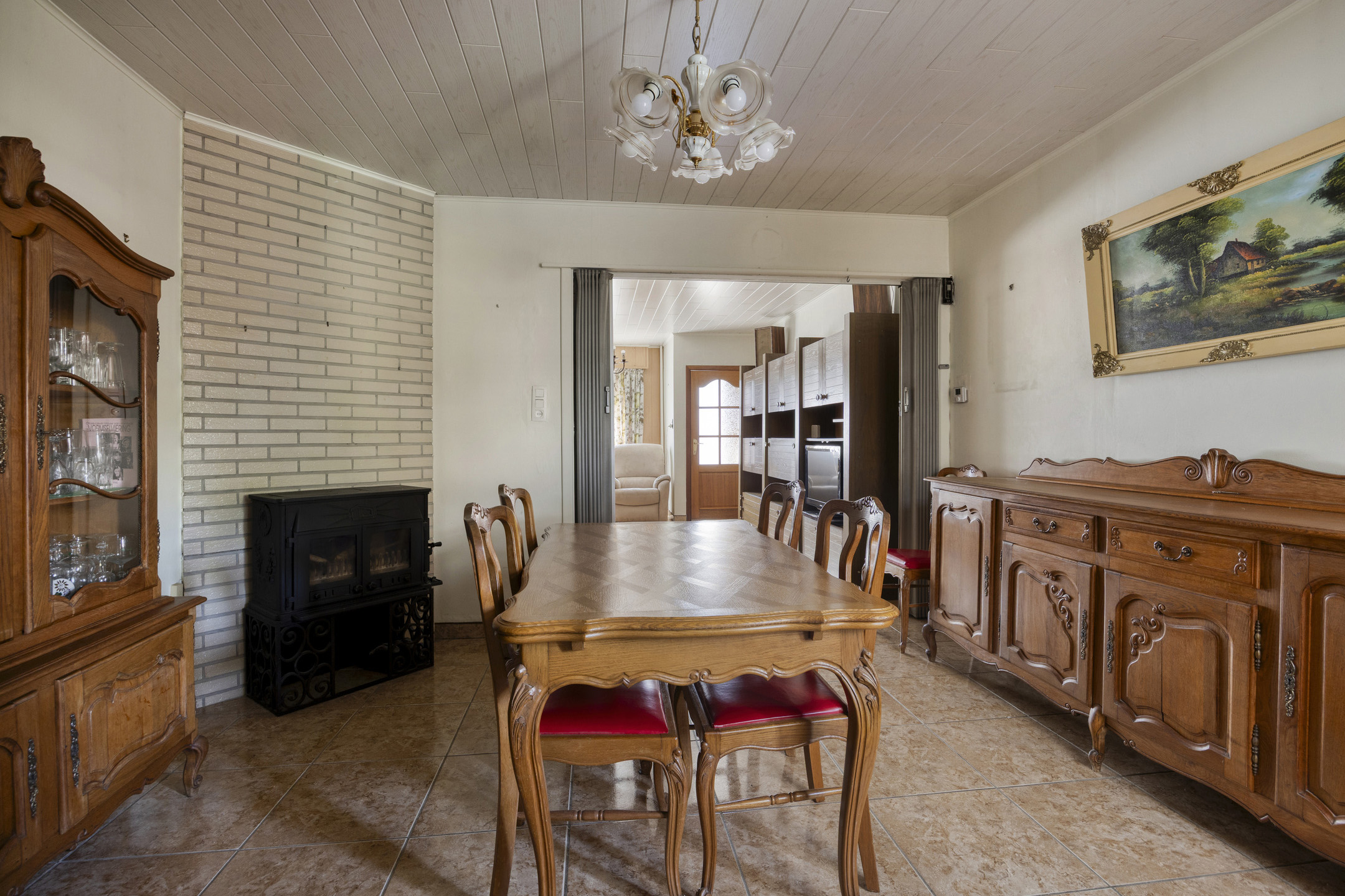 Te renoveren woning met garage en tuin - foto 4