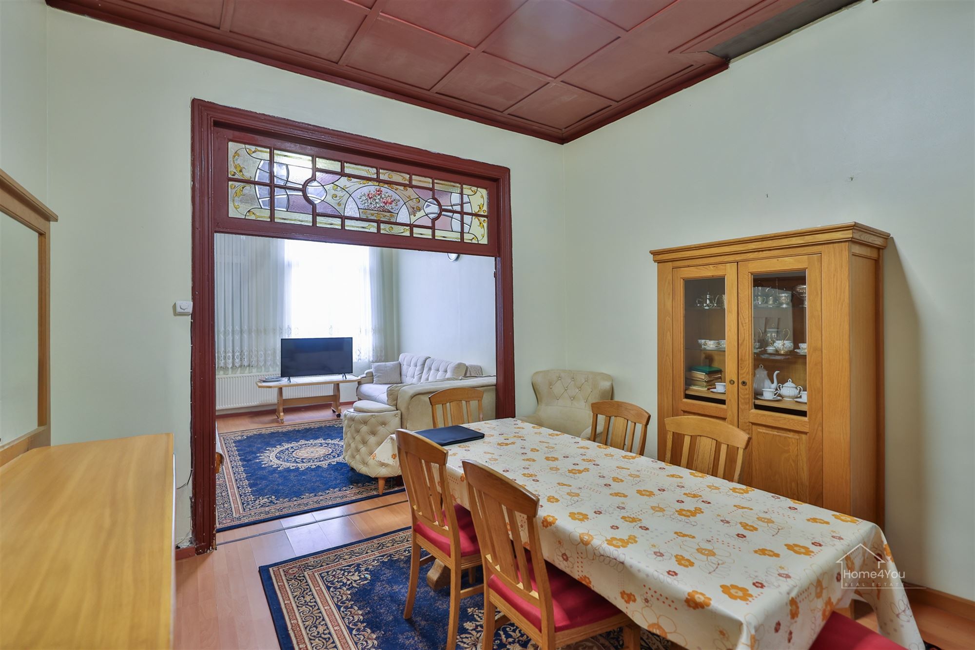 Ruime woning met meerdere slaapkamers en overdekt terras - foto 4