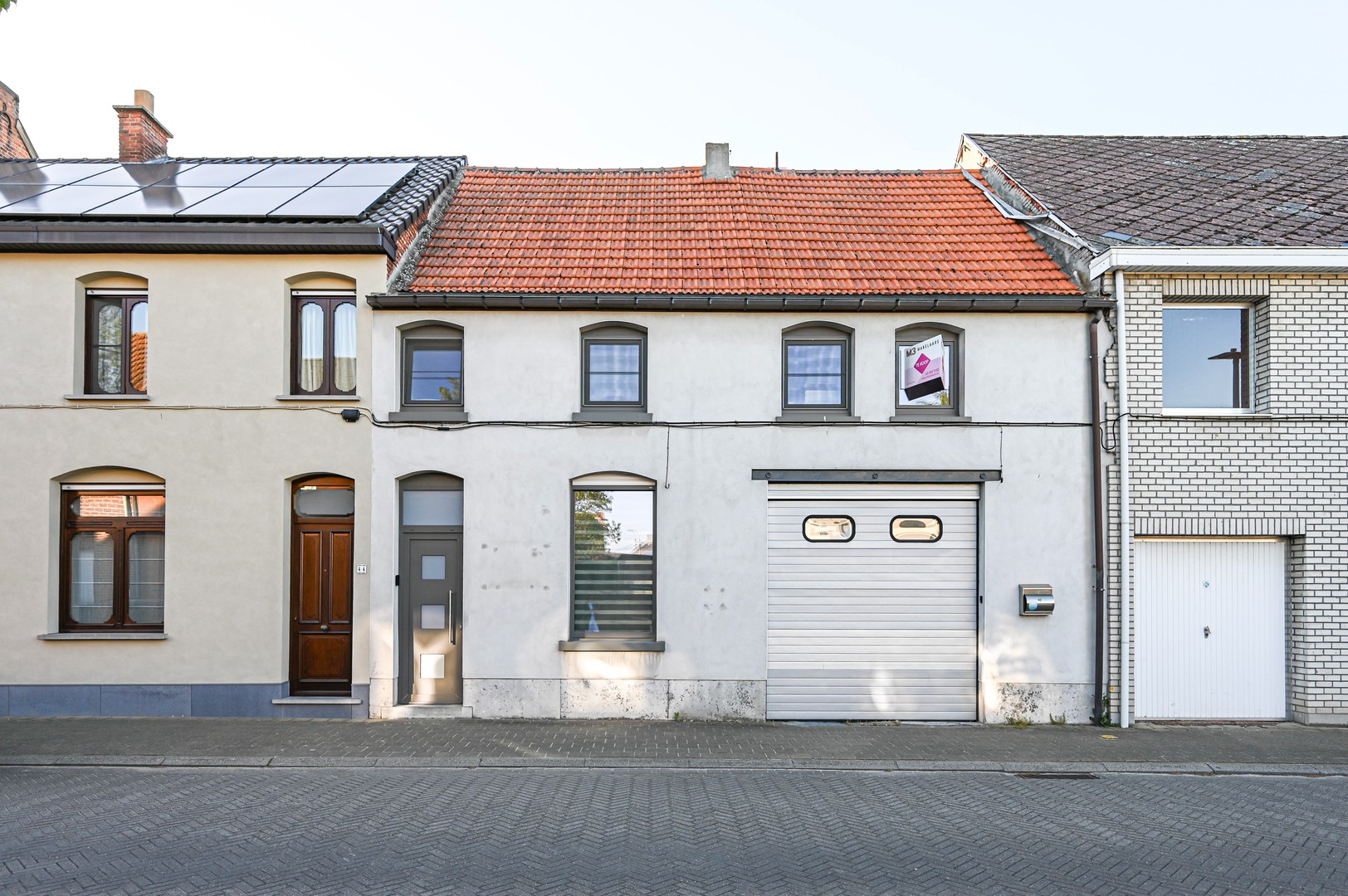 Ruime gezinswoning met tuin en grote garage in Branst. - foto 1