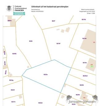 <p><span>Terrain d'une superficie de 5784.07 sqm</span></p><p><span> </span></p><p><span>Ce beau terrain offre plusieurs possibilités. Situé sur la Grote Steenweg à Nijlen, à proximité de toutes les facilités, école, magasins, ...... </span></p><p><span> </span></p><p><span>Deux parcelles côté rue font partie du lotissement 059/030(1) du 28/04/1964 en tant que lots 7 et 8. Ces parcelles, sous réserve de l'obtention d'un permis d'urbanisme, peuvent être construites avec des maisons individuelles. Une subdivision éventuelle de ces parcelles en parcelles plus petites pour un développement lié est possible sous réserve de l'approbation de la municipalité, à condition que</span></p><p><span> </span></p><p><span>- chaque parcelle conserve une largeur minimale de 9 m</span></p><p><span>- la bonne disposition des parcelles soit garantie </span></p><p><span>- Le terrain situé derrière n'est pas constructible </span></p><p><span> </span></p><p><span>Plus d'info : Nicki, 0496 02 35 68, nf@janssenenjanssen.be</span></p>