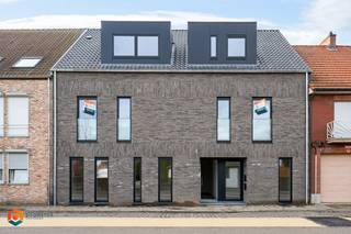 Residentie "DE ZWAAN", een kleinschalig gebouw bestaande uit 4 appartementen, bevindt zich op een goede locatie te Westerlo in de nabijheid...