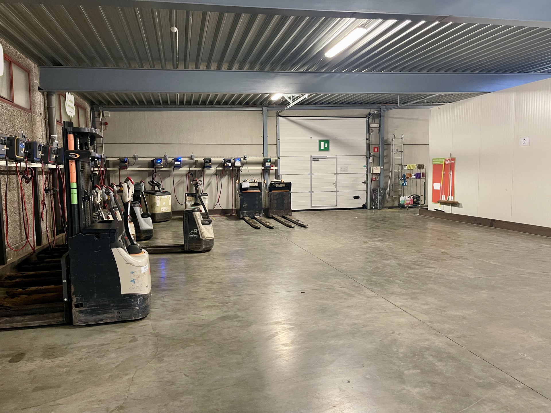 Industrieel gebouw te huur in uitstekende staat – 1.400 m² - foto 2