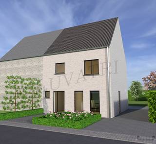 <p><span>Droomt u ervan uw eigen woning te bouwen in het groene Brasschaat? Op deze bouwgrond van 600m² in de Hoge Kaart krijgt u de kans om een thuis te bouwen die volledig aansluit bij uw wensen, vandaag én in de toekomst.</span></p><p><span> </span></p><p><span>Omringd door het groen geniet u hier elke dag van rust en privacy, terwijl scholen, winkels en belangrijke invalswegen richting Antwerpen en Nederland zich op slechts enkele minuten bevinden. Een locatie waar natuur en bereikbaarheid moeiteloos samengaan.</span></p><p><span> </span></p><p><span>De bouwvoorschriften laten een woning toe met drie bouwlagen en een hellend dak, aangevuld met een garage of carport. Droomt u van een lichtrijke leefruimte, een thuiskantoor, praktijkruimte, kelder, poolhouse of een zwembad? Hier krijgt u de ruimte om uw ideeën werkelijkheid te maken.</span></p><p><span> </span></p><p><span>U heeft de vrijheid om de bouwgrond aan te kopen en uw eigen bouwtraject te bepalen. Wenst u graag een totaalconcept? Verschillende bouwformules, van ruwbouw winddicht tot een volledig sleutel-op-de-deurconcept, kunnen optioneel aangeboden worden. Met transparante detailprijzen en een duidelijk lastenboek krijgt u een helder overzicht van de mogelijkheden om uw toekomstige woning te realiseren. (de visualisaties zijn niet gebaseerd op de maximale mogelijkheden)</span></p><p><span> </span></p><p><span>Benieuwd naar de mogelijkheden of de bouwvoorschriften? Neem gerust contact op via </span><span><span>shania@janssenenjanssen.be</span></span><span>. </span></p><p><span> </span></p><p><span>Misschien zet u hier binnenkort de eerste stap naar uw nieuwe thuis. Tot snel!</span></p><p><span>Bouwvoorschriften LOT 2</span></p><ul><li><span>Halfopen bebouwing</span></li><li><span>Straatbreedte: 9,97m</span></li><li><span>Diepte: 60m</span></li><li><span>Maximale bouwdiepte:</span><ul><li><span>gelijkvloers: 17m</span></li><li><span>eerste verdieping: 13m</span></li><li><span>tweede verdieping (onder schuin dak): 9m</span></li></ul></li><li><span>Gevelbreedte: min. 6m</span></li><li><span>Bijgebouwen: max. 40m² </span></li></ul><p><span> </span></p><p><span>Overige beschikbare loten</span></p><p><span>LOT 1: GB 420m² - €199.000</span></p><p><span>LOT3: HOB 600m² - €264.000</span></p><p><span> </span></p>