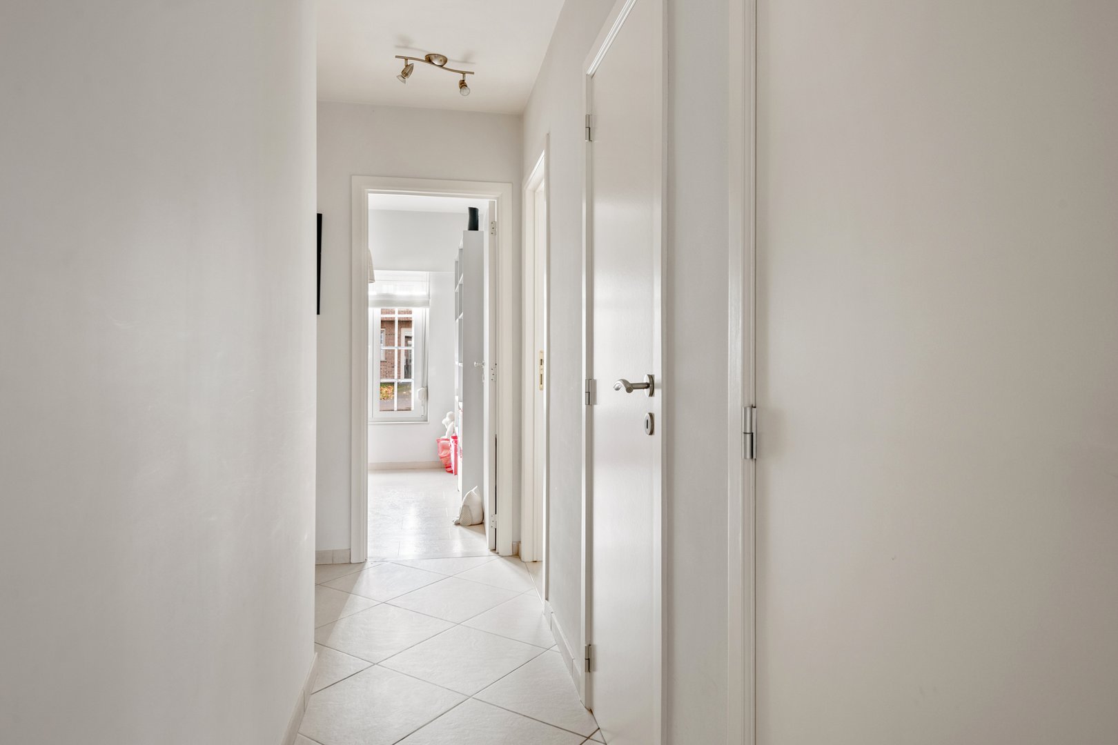 Energiezuinig gelijkvloers appartement met terras. - foto 3