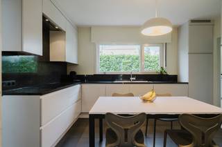 Découvrez cette maison à vendre à Courtrai, située dans le quartier prisé de Sainte-Élisabeth. Cette maison individuelle de 4 chambres est...