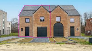 Bij ImmoFusion 7/7 “open huis”: klik op onze 3D-TOUR. Ervaar vastgoed alsof je er zelf doorloopt!<br /><br />Ontdek deze recente woning met inpandige garage die perfect gelegen is voor wie rust wil combineren met een vlotte bereikbaarheid. Met een perceeloppervlakte van 3,96 are, een terras en een tuin, biedt deze woning heel wat mogelijkheden. De woning wordt verkocht onder registratie.<br /><br />De woning wordt casco+ afgeleverd, zodat je zelf de afwerking volledig naar eigen smaak en keuze kunt bepalen, op je eigen tempo. Zo creëer je een thuis die helemaal aansluit bij jouw wensen en stijl.<br /><br />De ruime leefruimte baadt in natuurlijk licht en staat in verbinding met de keukenruimte. Via het schuifraam kom je terecht op het aangename terras en de tuin, een fijne plek om te ontspannen of te genieten.<br /><br />Verwarming gebeurt via een duurzame warmtepomp, wat bijdraagt aan een energiezuinige en toekomstgerichte woonoplossing. Voor wie extra parkeergelegenheid wenst, is er een vergunning voorzien voor het plaatsen van een carport.<br /><br />Pluspunten:<br />- Casco+ oplevering: zelf afwerken naar eigen smaak, keuze en tempo<br />- Verkoop onder registratie<br />- 5 slaapkamers<br />- Veel lichtinval in leefruimte<br />- Energiezuinige warmtepomp<br />- Zonnepanelen aanwezig<br />- Terras<br />- Onderhoudsvriendelijke tuin<br />- Inpandige garage<br />- Rustige ligging met vlotte bereikbaarheid<br /><br />Maatregelen opgenomen in het Maatregelenregister: nee<br /><br />Voor een bezichtiging of meer informatie, bel ons op 078/78.78.70 of spring gerust eens binnen in ons kantoor; je bent altijd welkom!