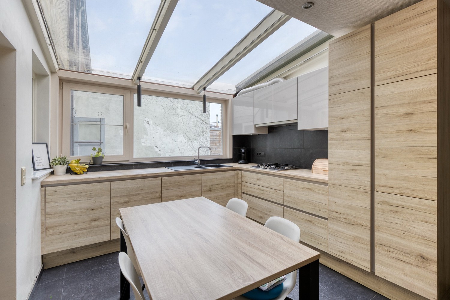 ZEDELGEM: INSTAPKLARE GEZINSWONING MET 5 SLPKS, GARAGE & TUIN - foto 5