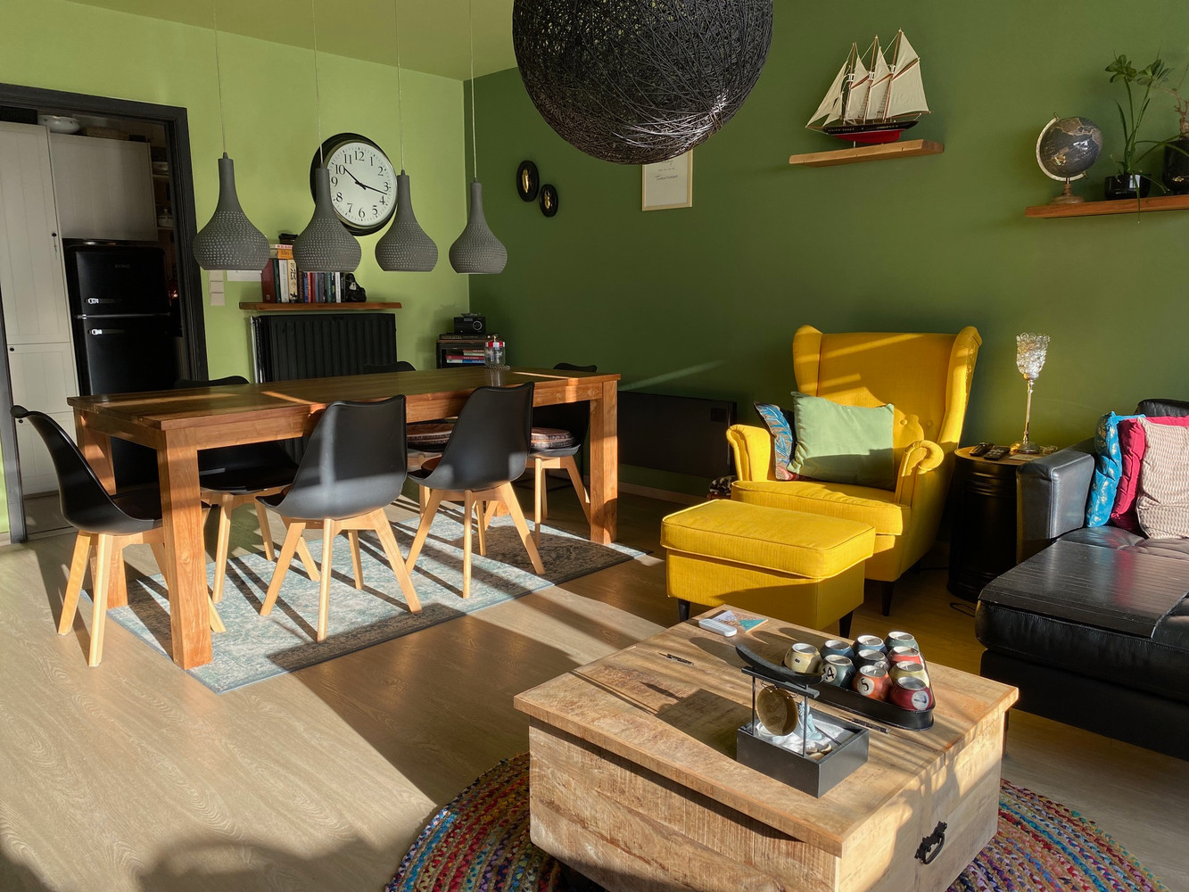 Ruim 3 slaapkamer appartement met veel potentieel en ongehinderd verzicht op de haven van Zeebrugge. - foto 4