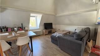 Ruime en kwaliteitsvol afgewerkte STUDIO in loftstijl op een uitstekende ligging in het centrum van Brugge, vlakbij 't Zand, diverse...
