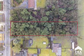 Bestemd voor open bebouwing.Perceel is 25 meter breed en 100 meter diep.Westelijk georiënteerd.Gelegen op 1 minuut van de Nederlandse grens...