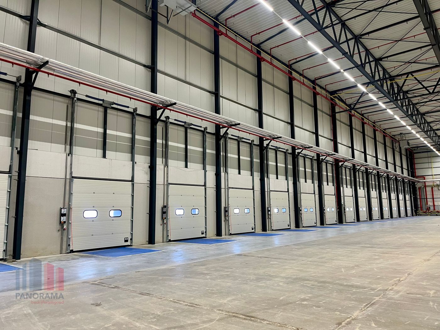 Uitstekende logistieke bedrijfsruimte van 12.205 m² te huur in Genk – Slingerweg 40 - photo 3