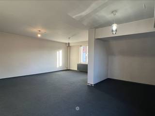 DE PINTE - Bent u op zoek naar een duplex-appartement TE HUUR nabij het centrum van De Pinte?Dan is dit appartement misschien iets voor u! De...