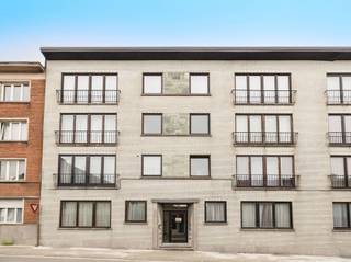 STROMBEEK-BEVER, ideaal gelegen nabij alle voorzieningen, charmant appartement met 2 slaapkamers van ± 85 m² op het gelijkvloers. Het is als...