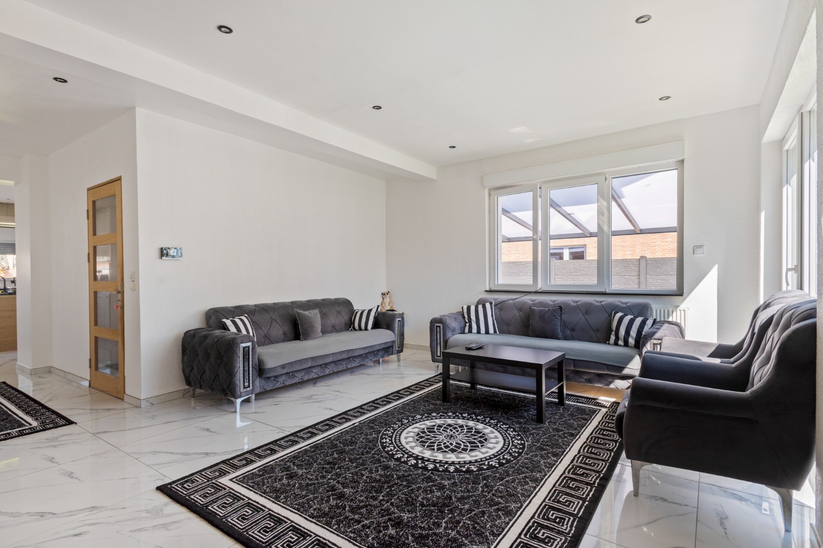 Gerenoveerde woning met tuin, carport en rustige ligging in Willebroek! - foto 4