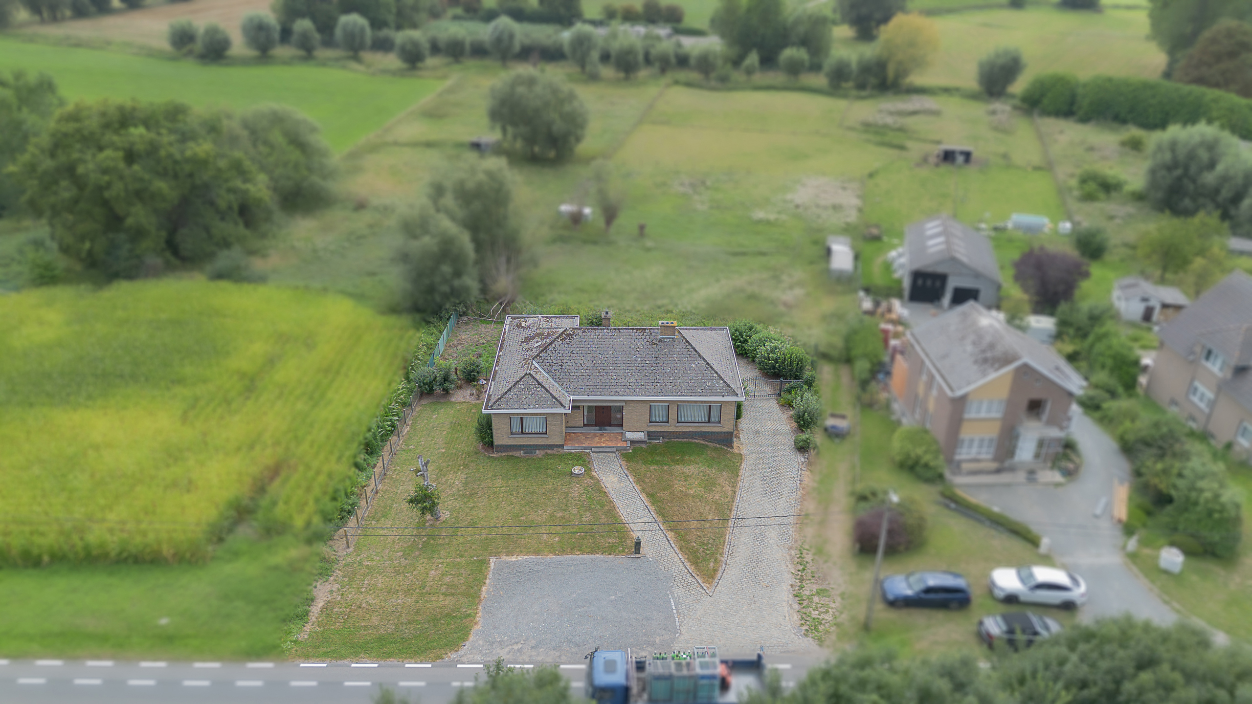 LIERDE - Stevige en verzorgde 4-gevelwoning met open zicht - foto 2