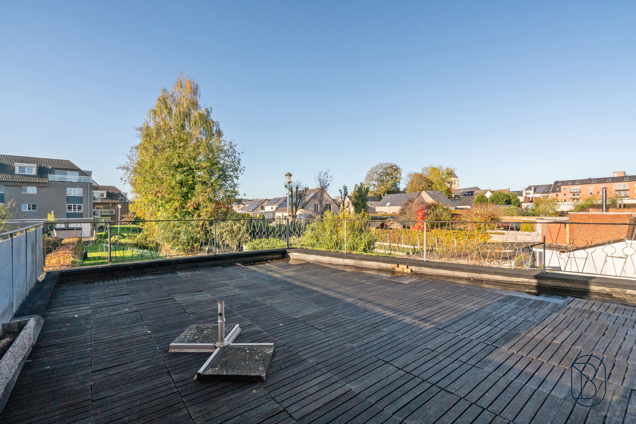 GROTE WONING met TUIN, garages en nog enorm VEEL POTENTIEEL! - foto 5