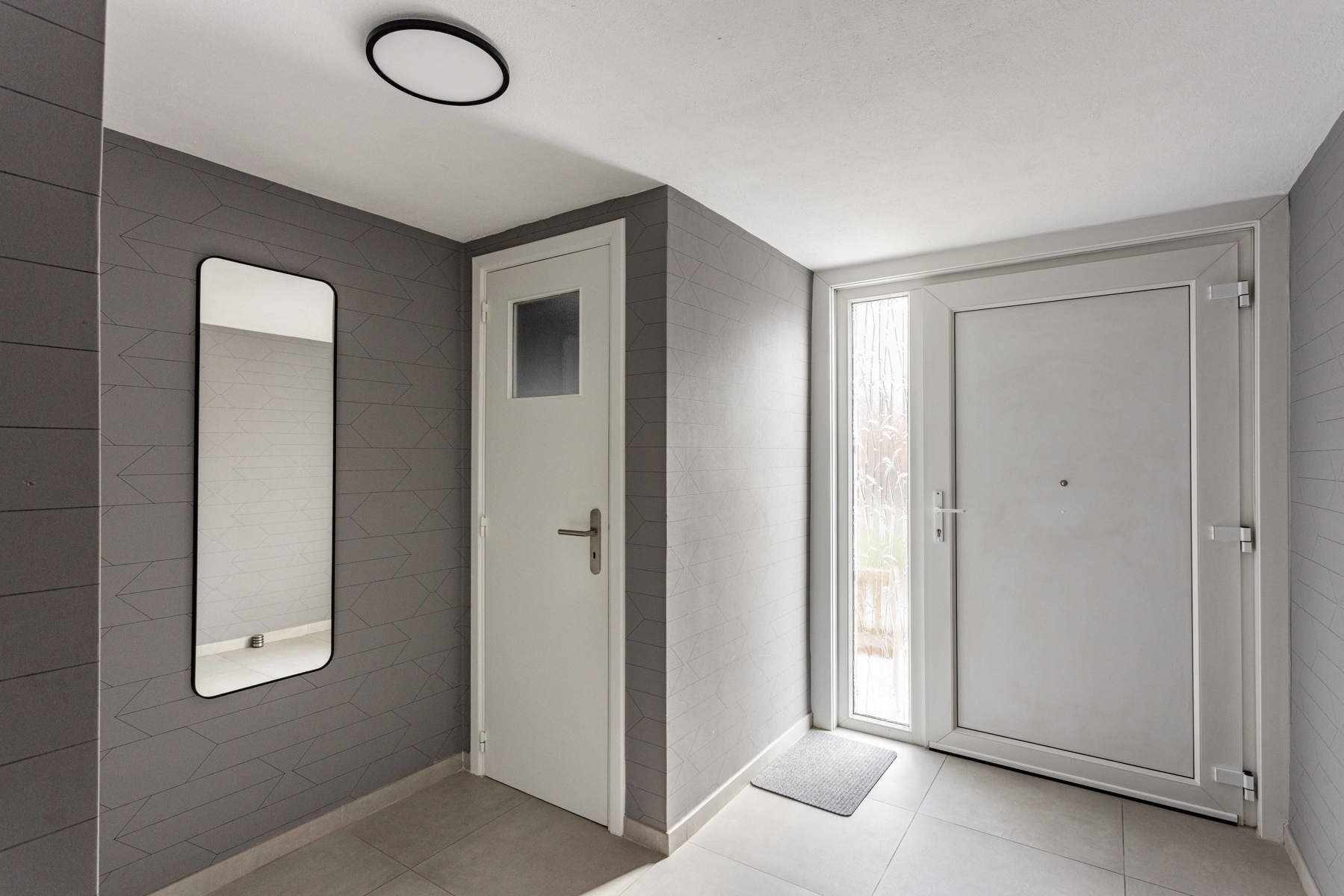 Gerenoveerde bel-etage woning met garage in rustige woonwijk. - foto 3