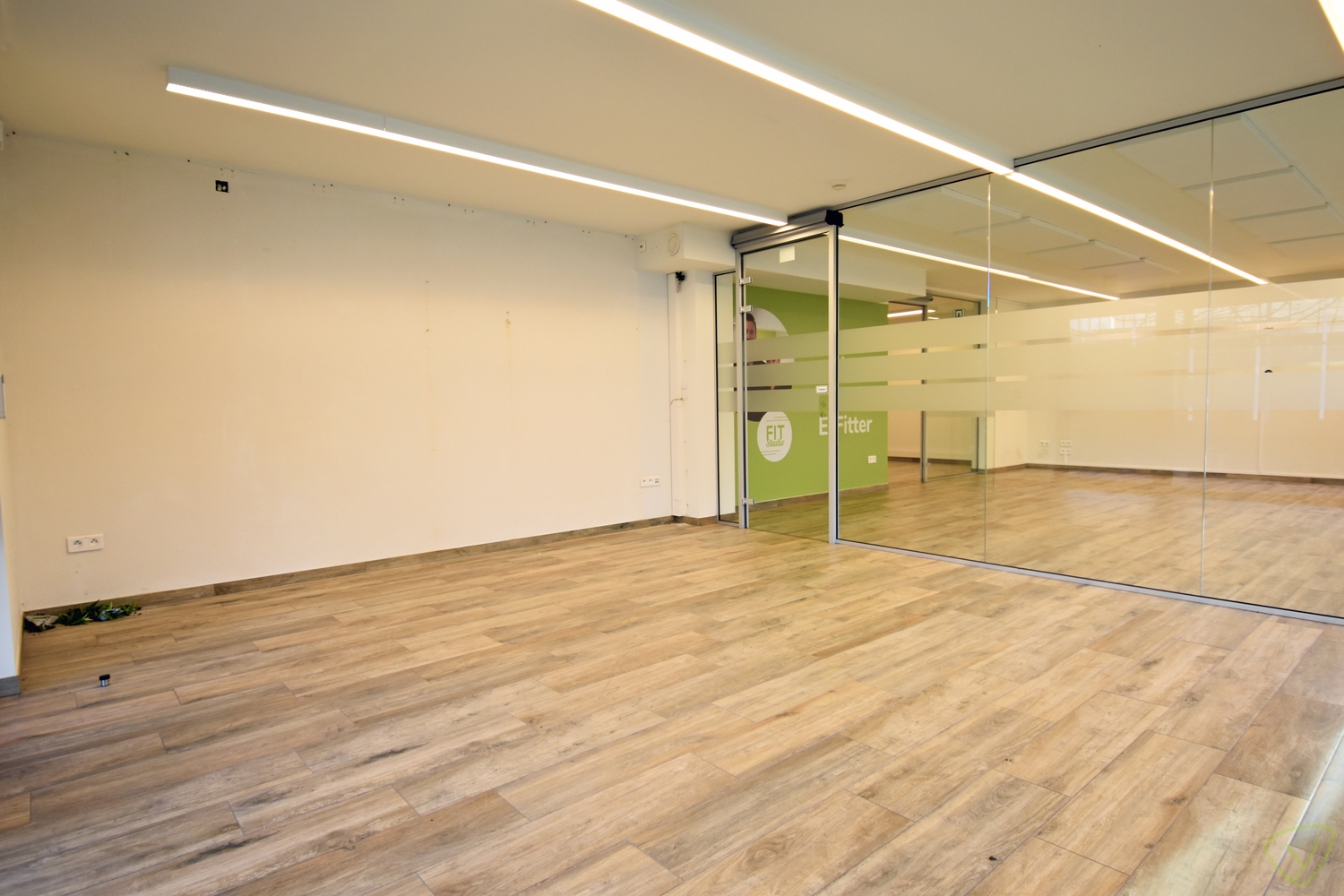 Commercial à louer à Waarschoot - photo 4