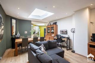 Ben je op zoek naar een woning met veel potentieel, garage en aangename tuin nabij het centrum van Aalst? Gevonden!Op wandelafstand van het bruisende...