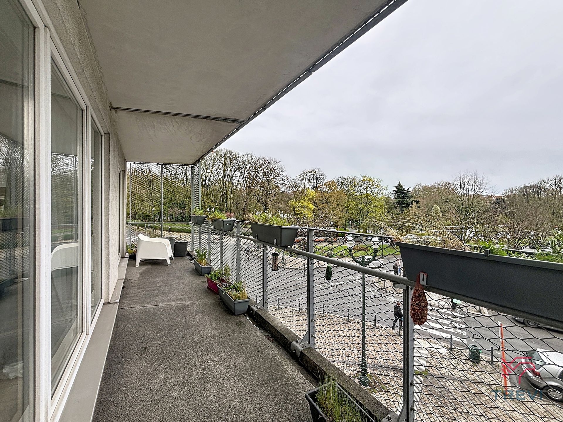 Apartment for rent in Schaerbeek with 3 bedrooms - photo 2