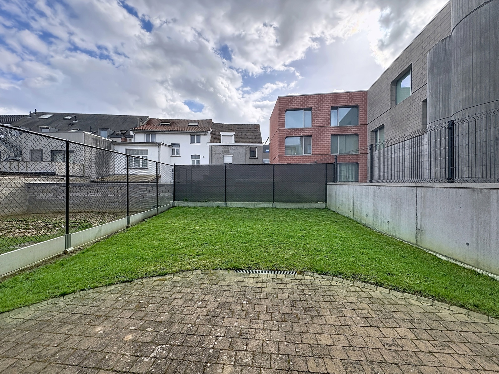Appartement met 2 slaapkamers en tuin op 1e verdieping - foto 2