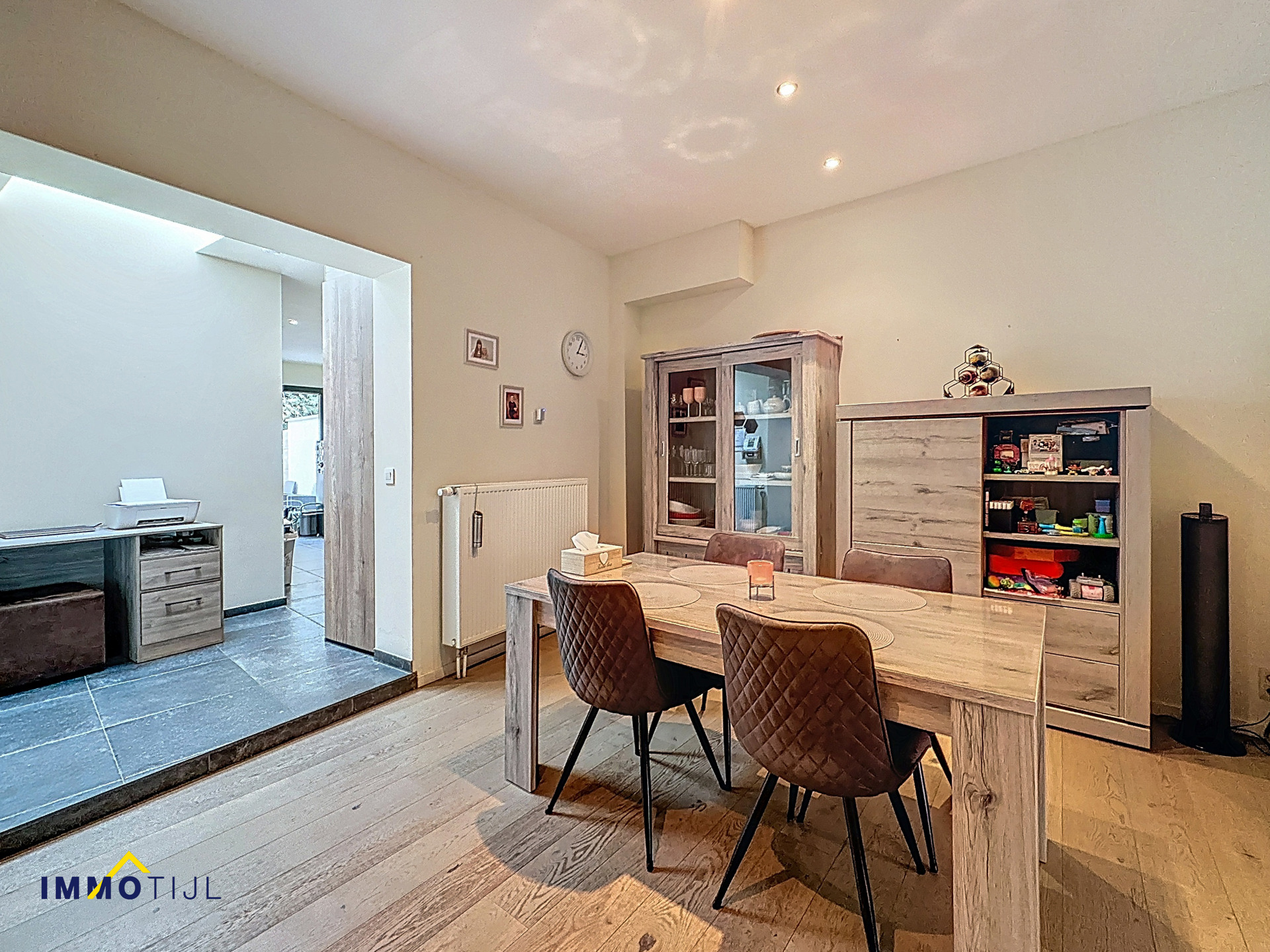 Volledig instapklare woning met tuin in centrum Aalst! - foto 5