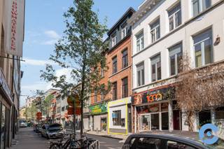 Dit gelijkvloers 1 slaapkamer (49m2) appartement is centraal gelegen tussen het Centraal station en park Spoor Noord. Het appartement ligt in een...