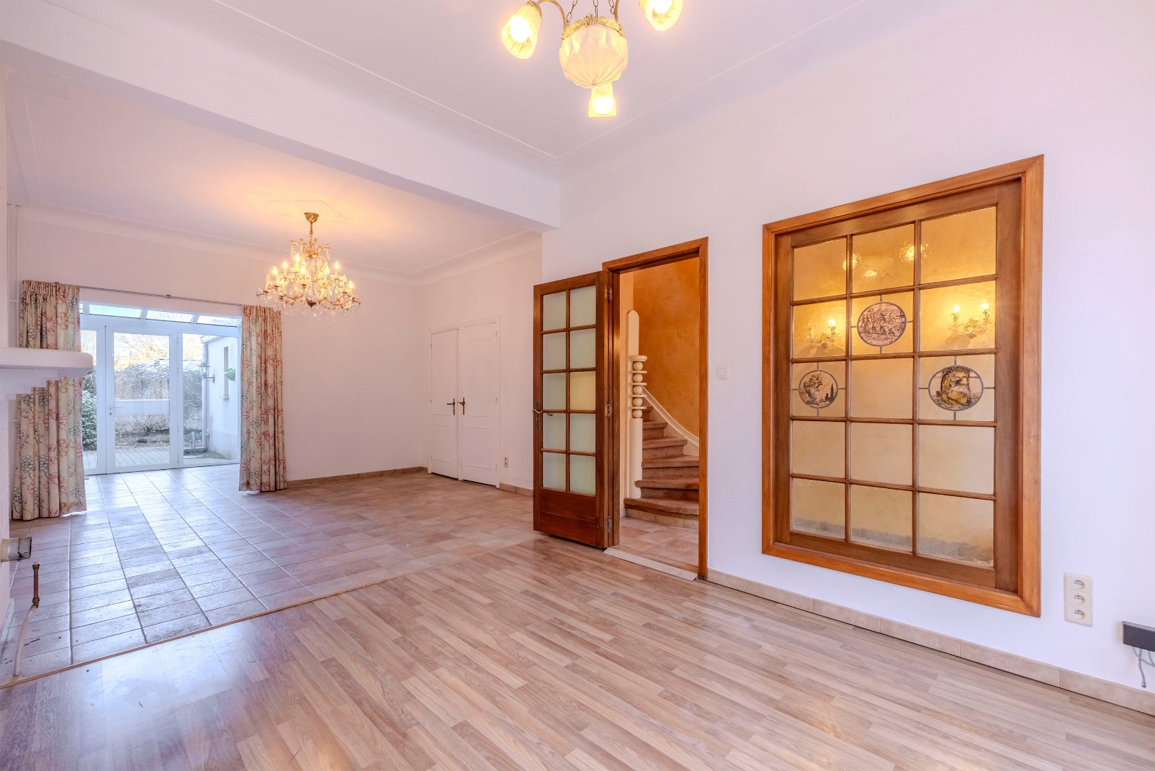 Te renoveren woning met 2 slpks en tuintje - foto 3