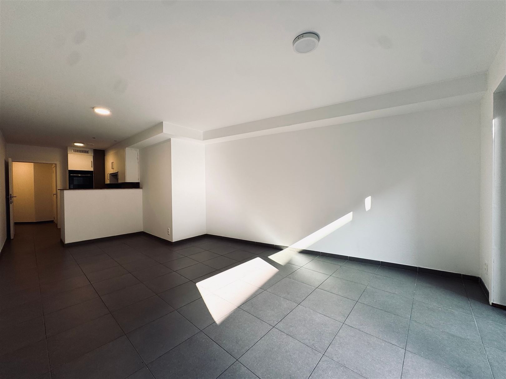 Gelijkvloers appartement in hartje Sint-Niklaas - foto 2