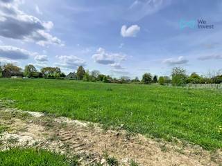 <p>Superbe terrain d’environ 19 ares 86 ca situé dans le charmant village de Cognelée, à proximité de Namur et des principaux axes routiers.<br /><br />Ce terrain à bâtir offre un cadre calme et agréable pour la réalisation de votre projet de construction (sous réserve d’acceptation de la commune). Il dispose d’environ 37,12 m de largeur à rue et 62 m de profondeur. Terrain plat avec orientation Ouest à l’arrière. <br />Une bande d’environ 7,32 m de largeur est située en zone ZACC (zone d’aménagement communal concerté – zone de réserve).<br />Terrain entièrement équipé (impétrants à rue), situé en zone d’habitat à caractère rural et libre de tout constructeur, vous permettant de concrétiser le projet de votre choix.<br /><br />Le bornage est à charge de l’acheteur.<br /><br />Vente sous réserve d'accord du propriétaire.<br />***** Pour recevoir d'autres opportunités en exclusivité, nous vous invitons à nous contacter directement. Nous sommes disponibles pour vous accompagner dans votre recherche d'achat ou d'investissement ainsi que dans votre projet de vente. Pour toute demande d'évaluation GRATUITE et SANS ENGAGEMENT, contactez votre expert au 0475/90.75.40. *****</p>