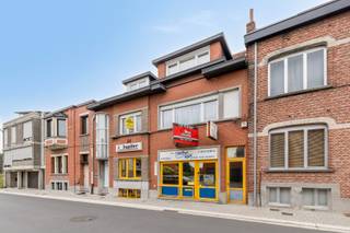 Met een ligging te Vossenberg geniet dit handelspand van 792m², momenteel ingericht als fitnessruimte, van een uitstekende bereikbaarheid met...