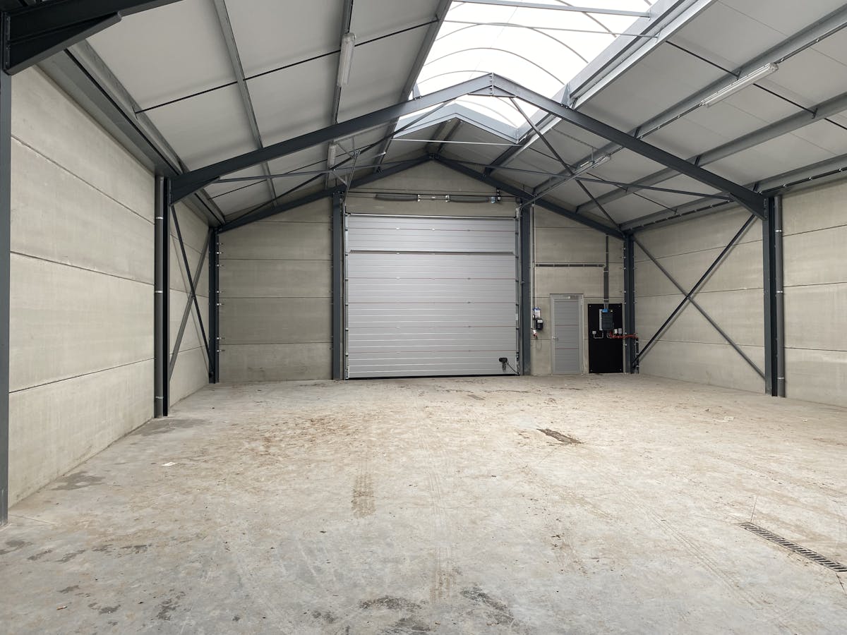 Loods van ca. 216 m² op industrieterrein in Izegem - foto 3