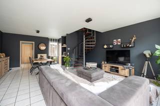 Instapklare gezinswoning met 3, mogelijks 4 slaapkamers en garage gelegen in een doodlopende straat nabij het centrum van Turnhout! EPC label B...