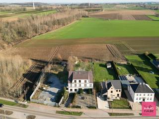 Dit hotel is gelegen in 's Herenelderen, een deelgemeente van Tongeren. Dit charmante hotel beschikt over 14 kamers en een perceel van maar...