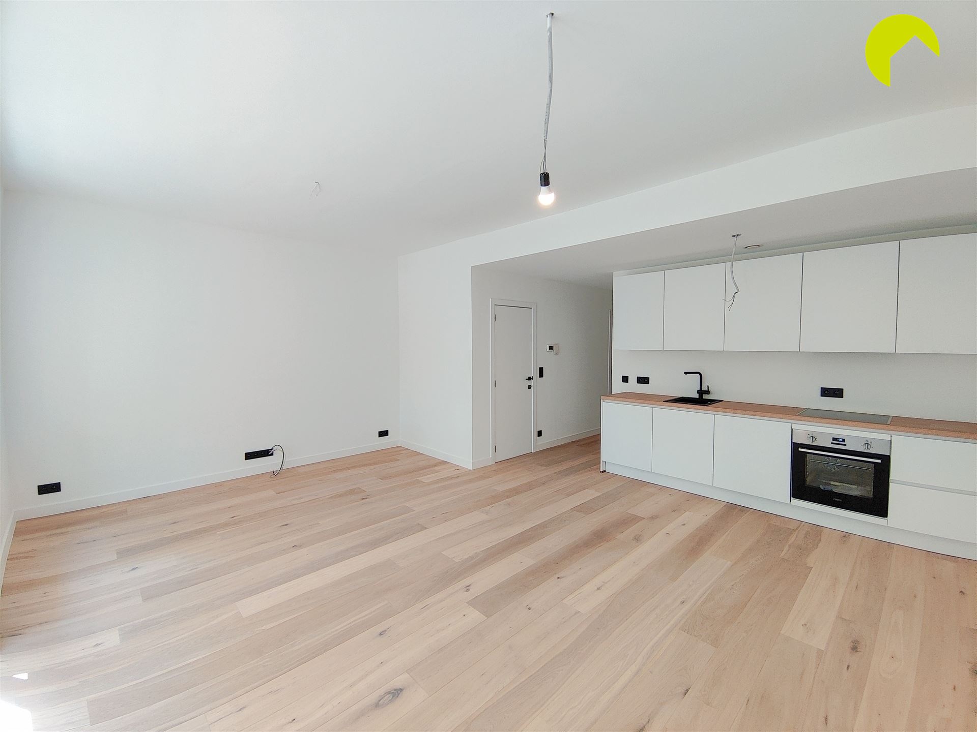Gerenoveerd 2 SLK appartement in Berchem! - foto 5