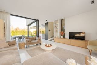 In een doodlopende straat, midden in het groene en kindvriendelijke Oud-Turnhout, bevindt zich deze bijzonder energiezuinige moderne villa op een...