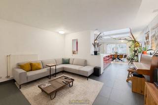 1ste bezoekdag donderdag 19 maart! Inschrijven kan via www.nobels.be onder referentienummer 4290850.INSTAPKLARE GEZINSWONING, gelegen op een UITERST...