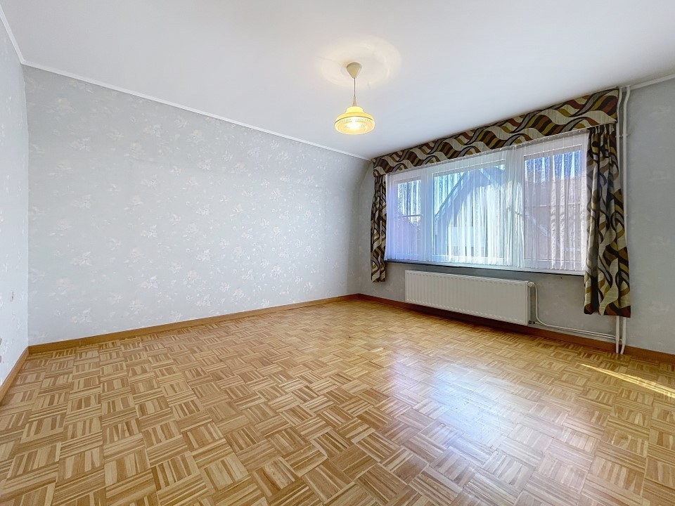 Ruime alleenstaande woning met garage, rustig gelegen in het centrum van Staden - foto 5