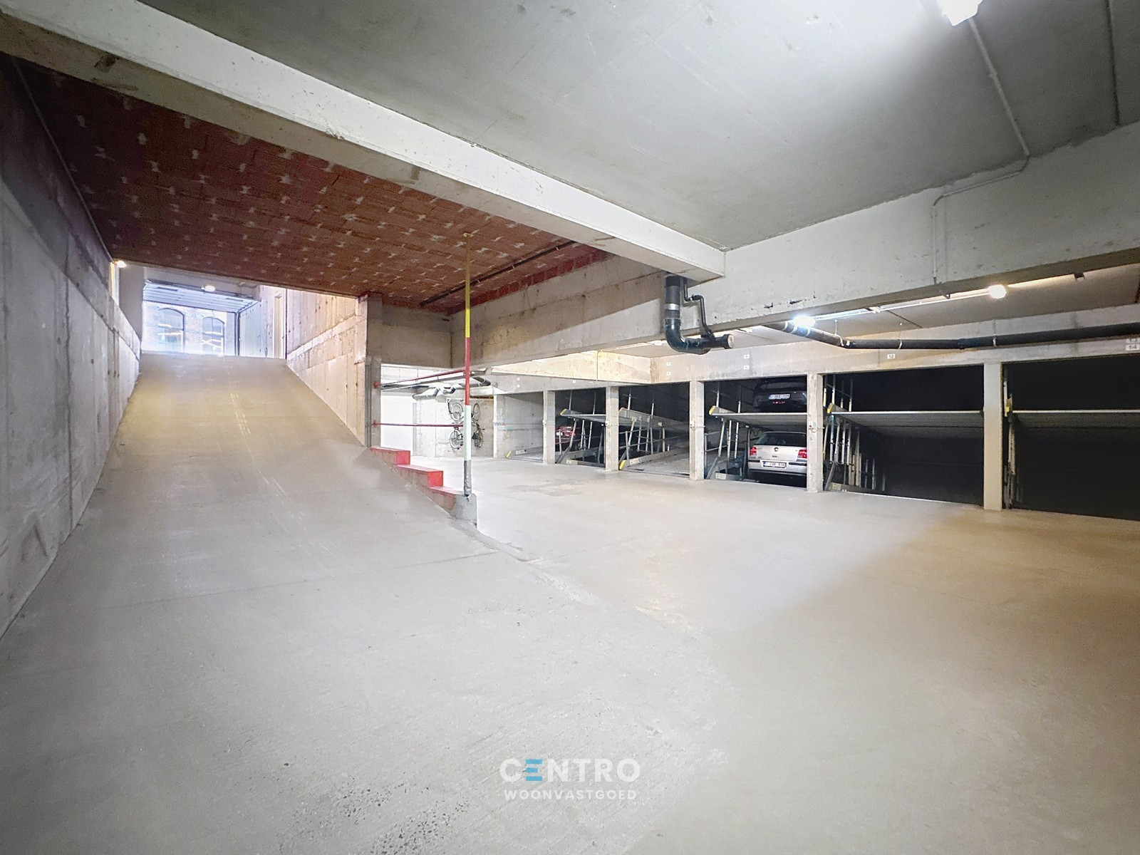 Overdekte parkeerplaats in het HARTJE van Blankenberge! - foto 5