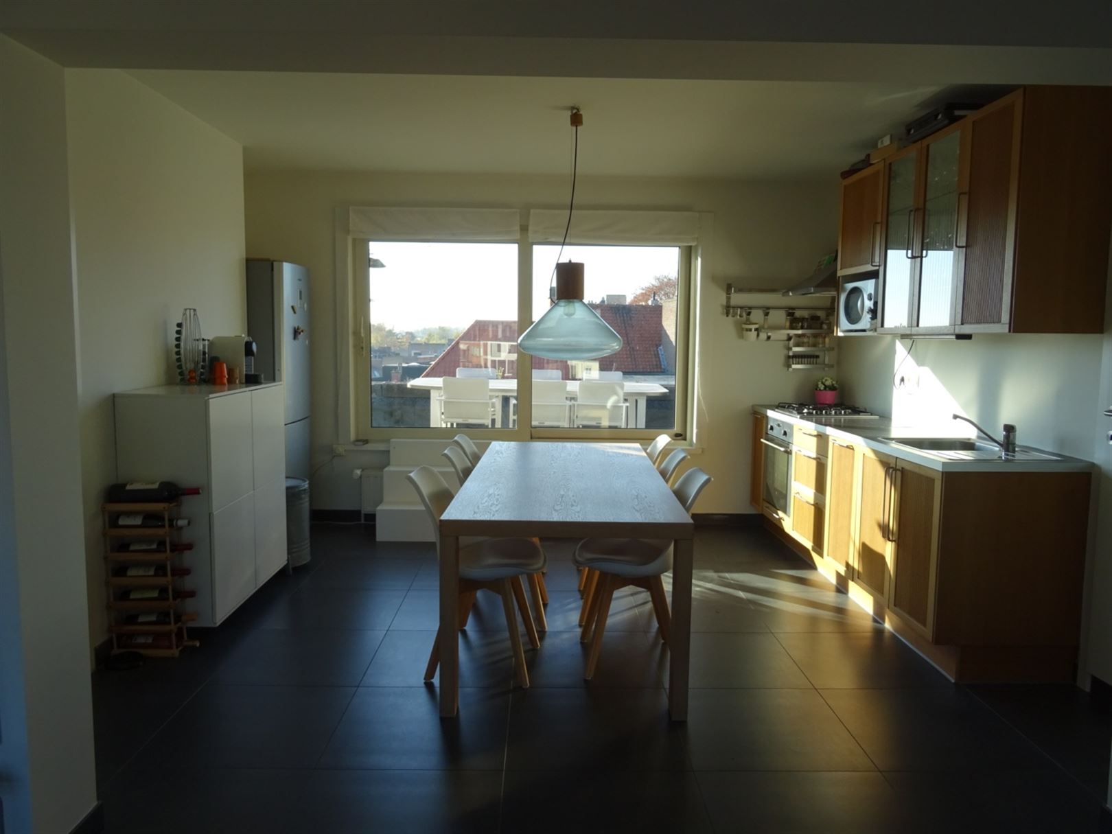 Prachtig dakappartement met 2 slaapkamers en heel groot terras. - foto 4