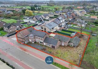 RENOVATIEPROJECT/PROJECTGROND OP ABSOLUTE ZICHTLOCATIE TE REKEM !We vinden dit eigendom terug op een perceel van 10a 57ca in Rekem-Lanaken.Voor meer...