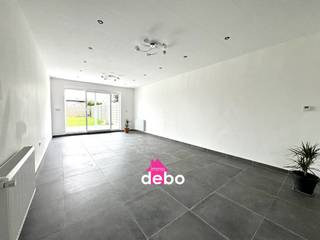 Bent u op zoek naar een instapklare gezinswoning in een rustige buurt van Menen? Deze verzorgde woning combineert ruimte, comfort...