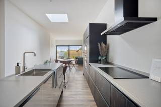 Deze prachtige woning is gelegen in een zeer rustige buurt in Tienen. De woning is volledig gerenoveerd in 2026 van kop tot teen met luxe...