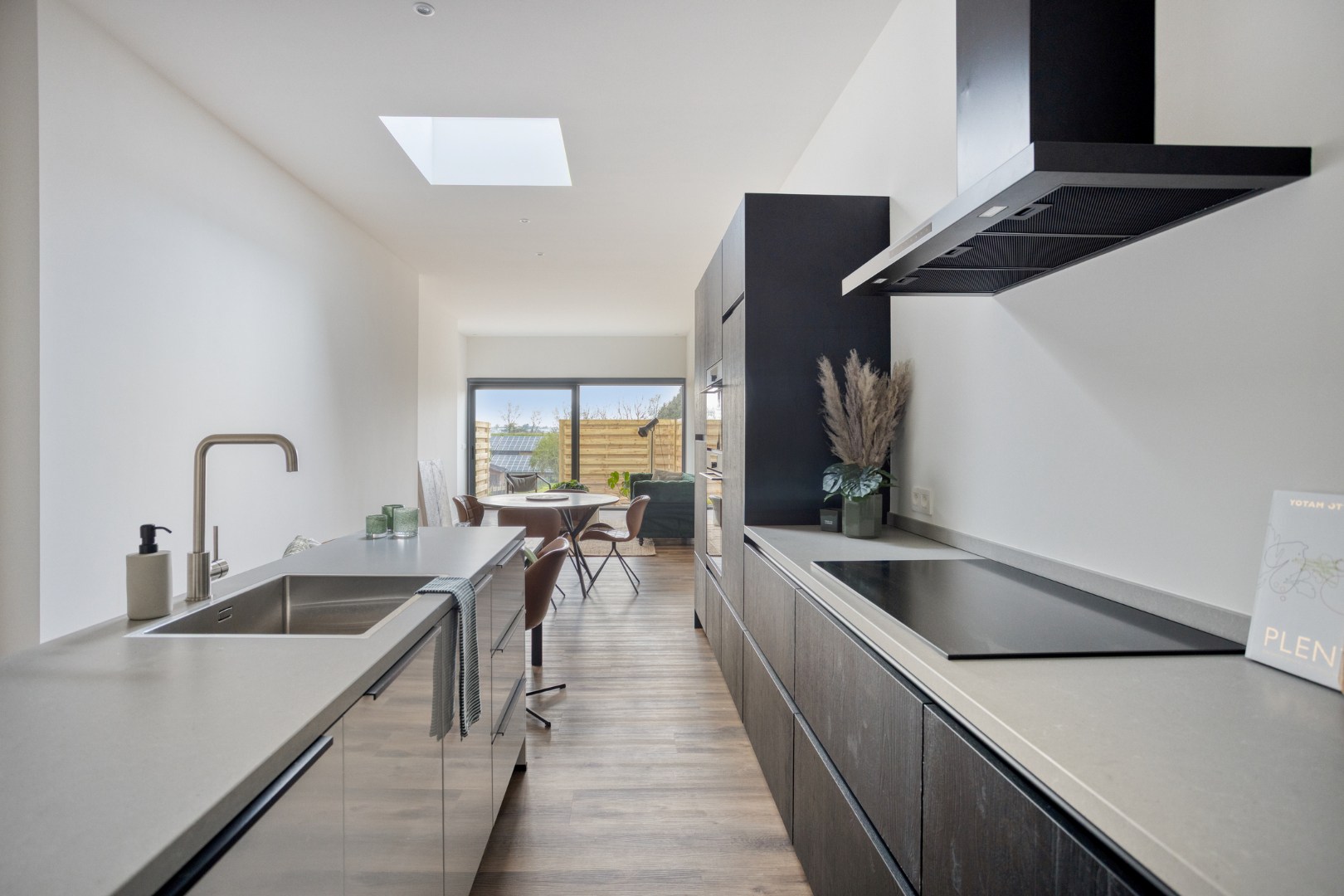 Prachtig volledig gerenoveerde woning met tuin en 3 slaapkamers in Tienen - foto 2