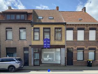 Verrassend ruime rijwoning  met veel potentieel op een centrale locatie in Tielt, dicht bij het Paterspark, winkels, scholen, het stadscentrum en...